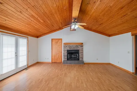1927 Laurel Lake Drive Monteagle TN 37356