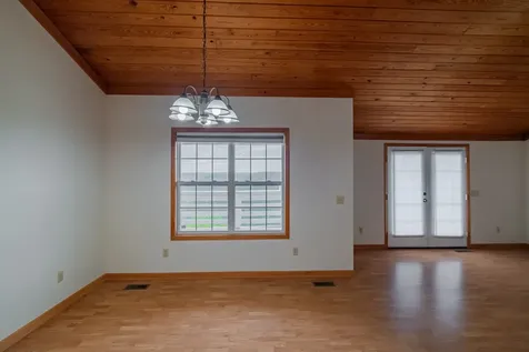 1927 Laurel Lake Drive Monteagle TN 37356