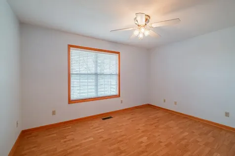 1927 Laurel Lake Drive Monteagle TN 37356