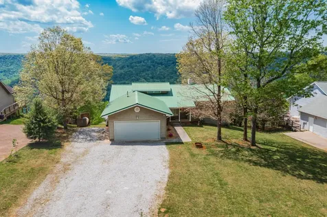 1927 Laurel Lake Drive Monteagle TN 37356