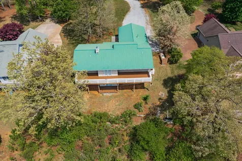 1927 Laurel Lake Drive Monteagle TN 37356
