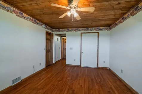 1927 Laurel Lake Drive Monteagle TN 37356