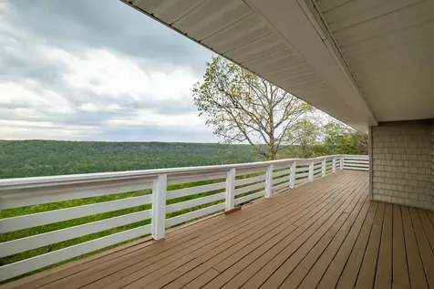 1927 Laurel Lake Drive Monteagle TN 37356