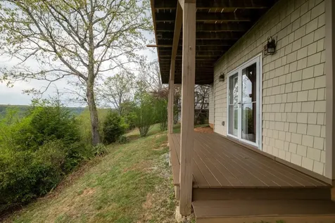 1927 Laurel Lake Drive Monteagle TN 37356