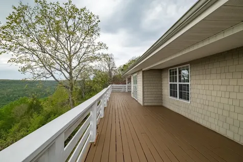 1927 Laurel Lake Drive Monteagle TN 37356