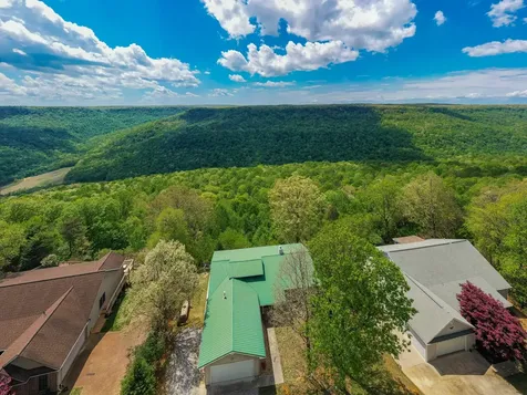 1927 Laurel Lake Drive Monteagle TN 37356