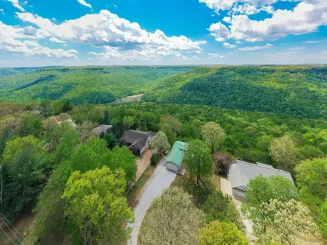 1927 Laurel Lake Drive Monteagle TN 37356