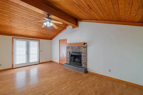 1927 Laurel Lake Drive Monteagle TN 37356