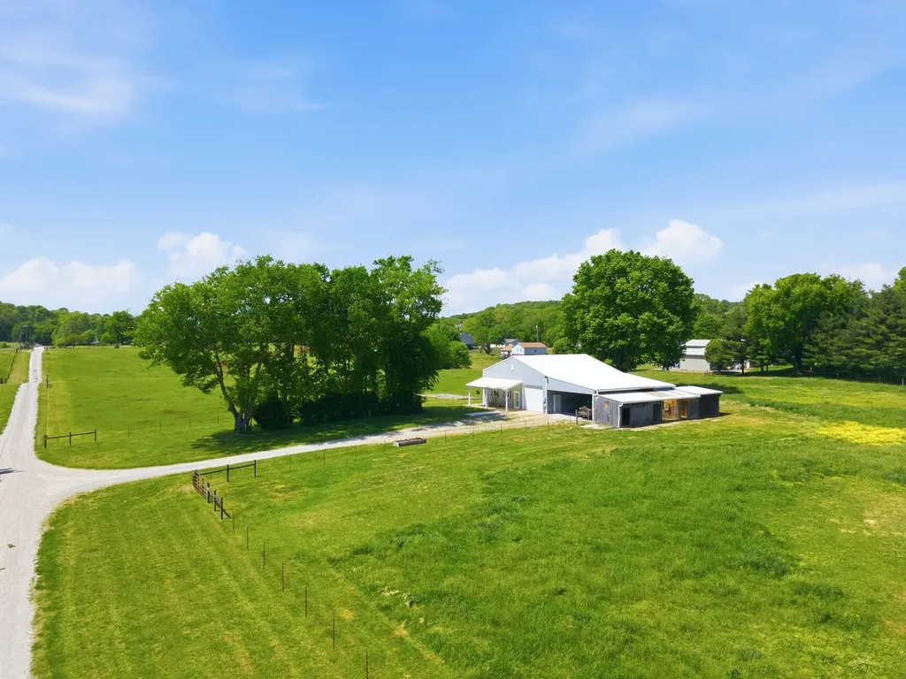 3017 Abigail Lane Columbia TN 38401