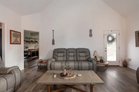 95 Old 25 Loop Castalian Springs TN 37031