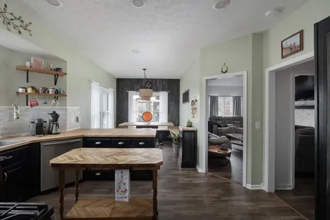 95 Old 25 Loop Castalian Springs TN 37031