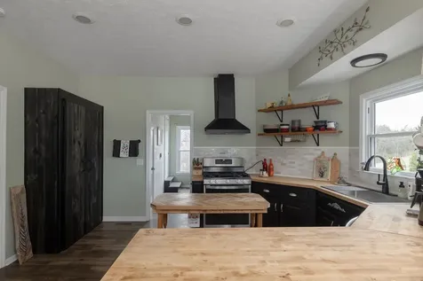 95 Old 25 Loop Castalian Springs TN 37031