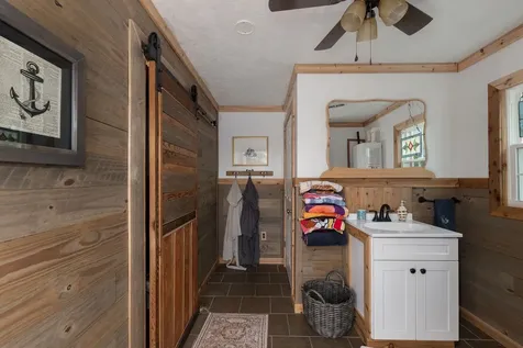 95 Old 25 Loop Castalian Springs TN 37031