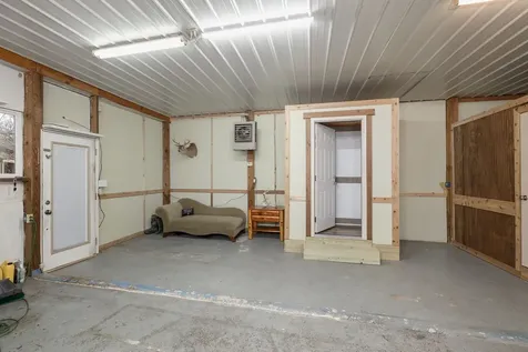 95 Old 25 Loop Castalian Springs TN 37031