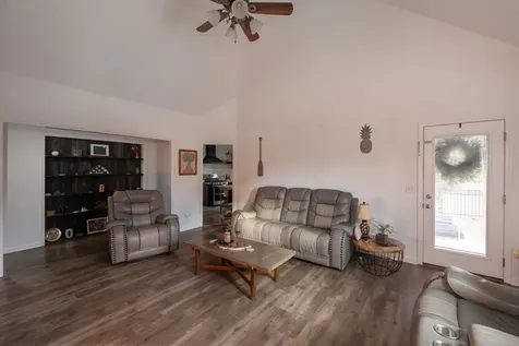 95 Old 25 Loop Castalian Springs TN 37031