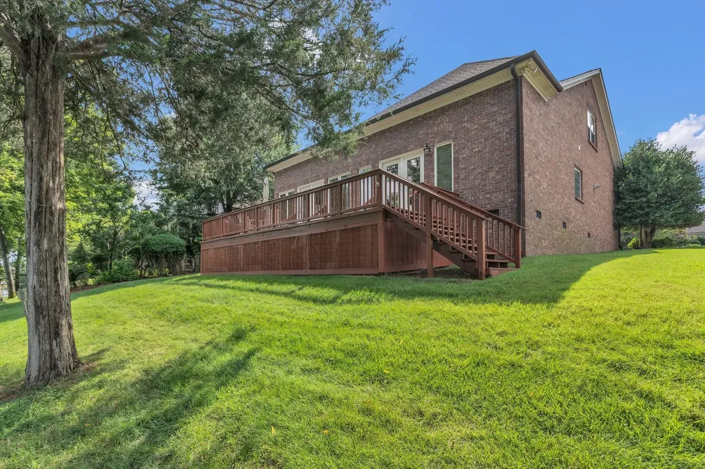 1046 Isaac Franklin Drive Gallatin TN 37066