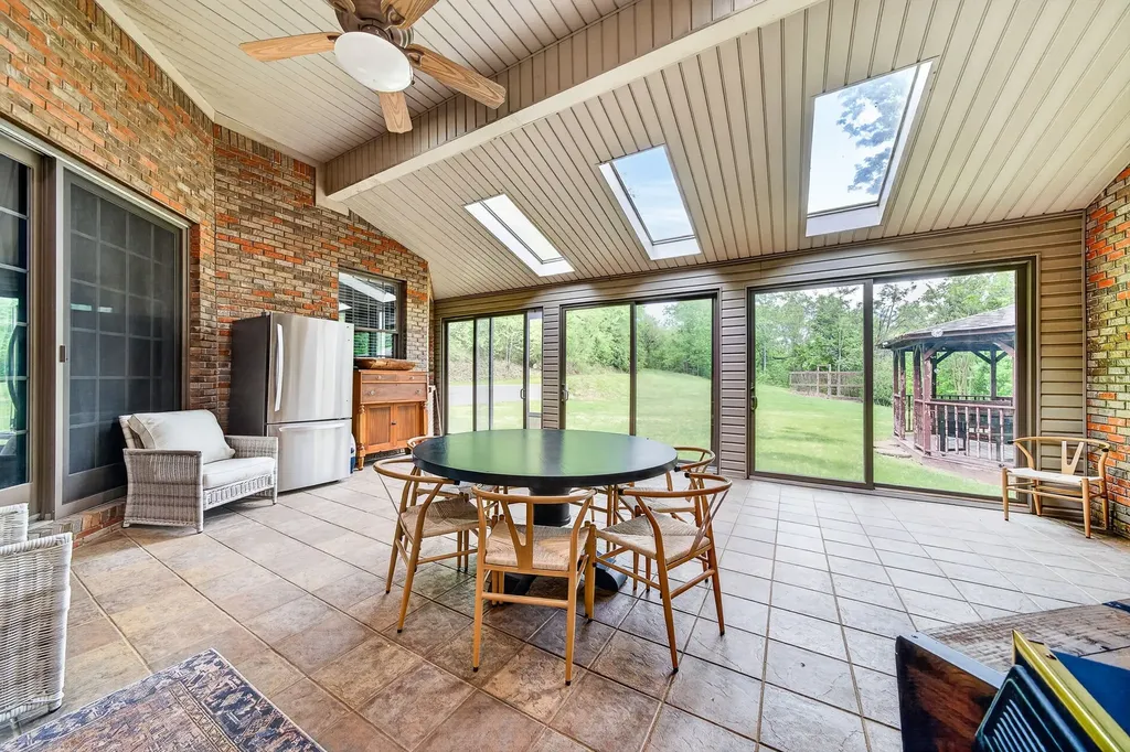 360 Long Hollow Lane Gainesboro TN 38562