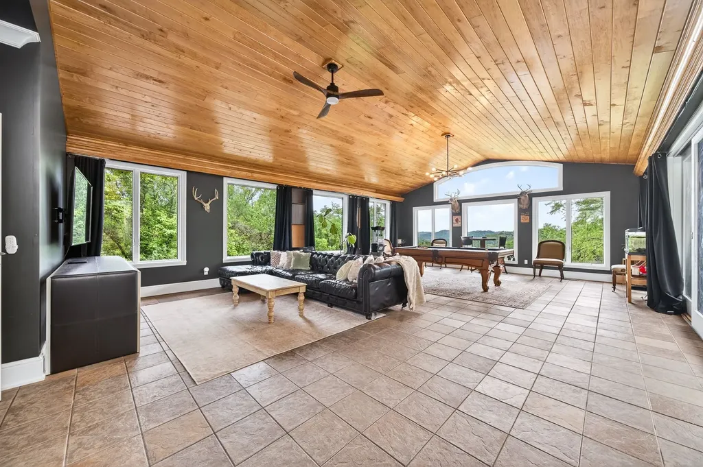360 Long Hollow Lane Gainesboro TN 38562