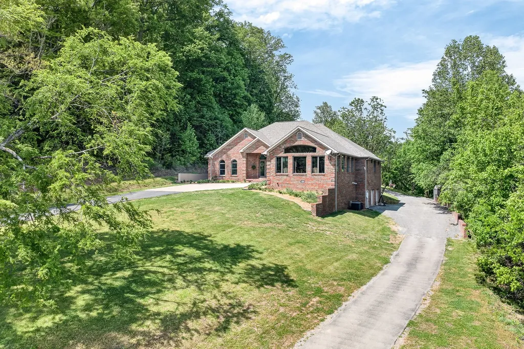 360 Long Hollow Lane Gainesboro TN 38562