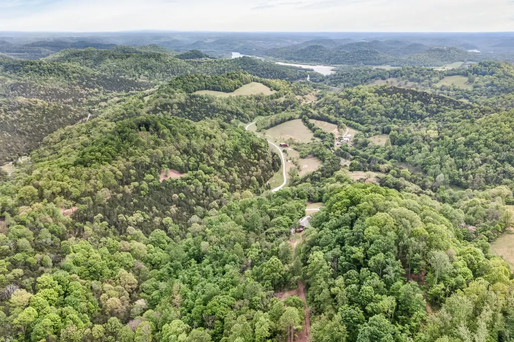 360 Long Hollow Lane Gainesboro TN 38562