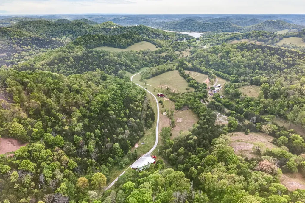 360 Long Hollow Lane Gainesboro TN 38562
