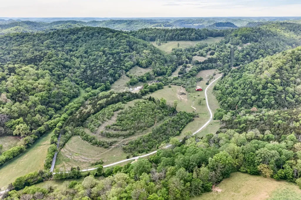 360 Long Hollow Lane Gainesboro TN 38562