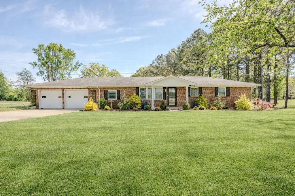 20510 Old Elkmont Road Athens AL 35614