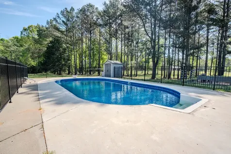 20510 Old Elkmont Road Athens AL 35614