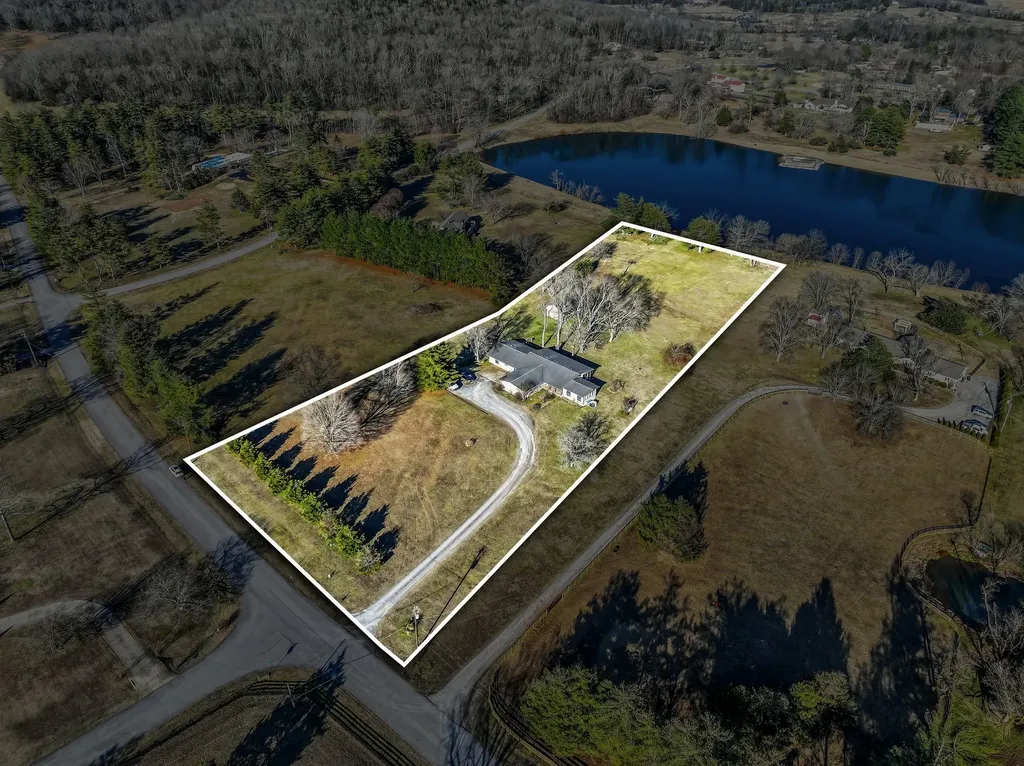 1020 Bunker Hill Drive Arrington TN 37014