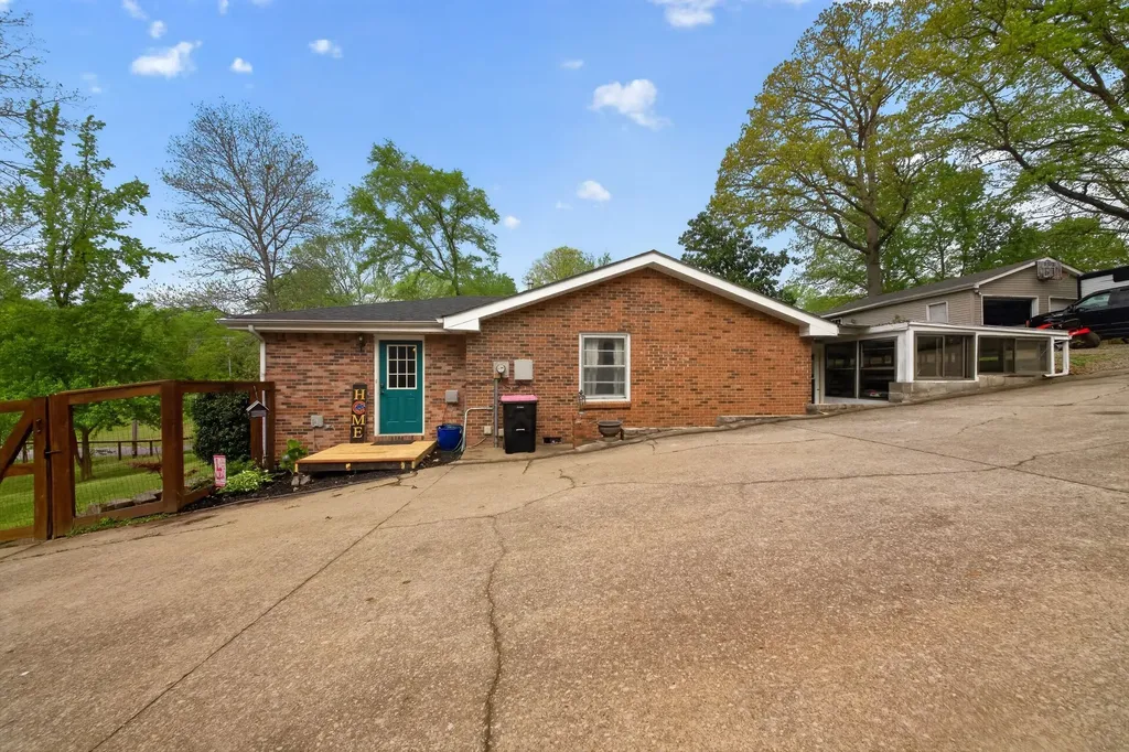 327 Dunbar Cave Road Clarksville TN 37043