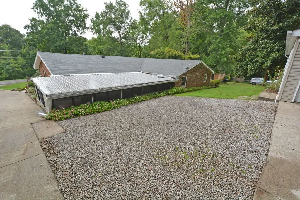 327 Dunbar Cave Road Clarksville TN 37043