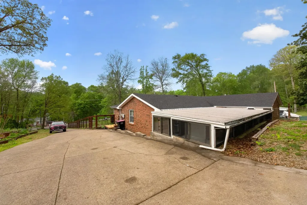 327 Dunbar Cave Road Clarksville TN 37043