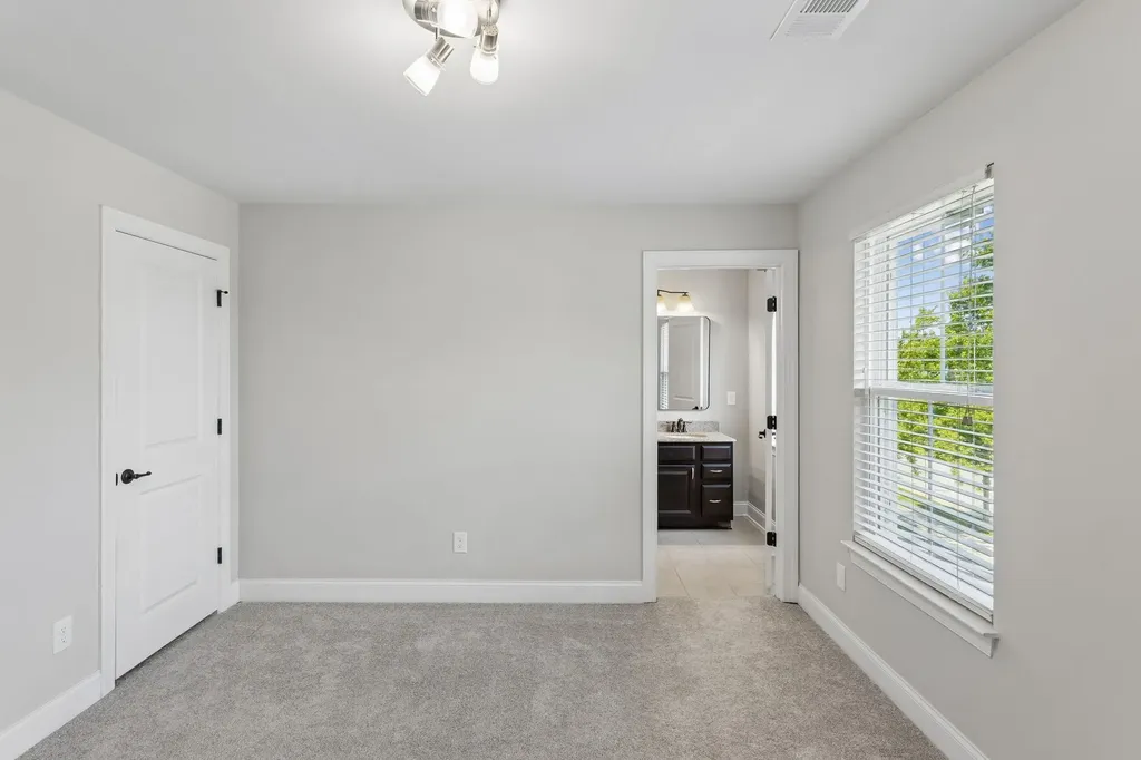 5012 Rockport Avenue Franklin TN 37064