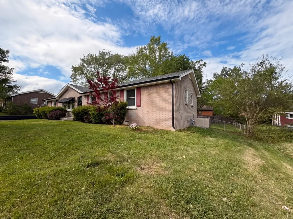 242 Kingswood Drive Clarksville TN 37043