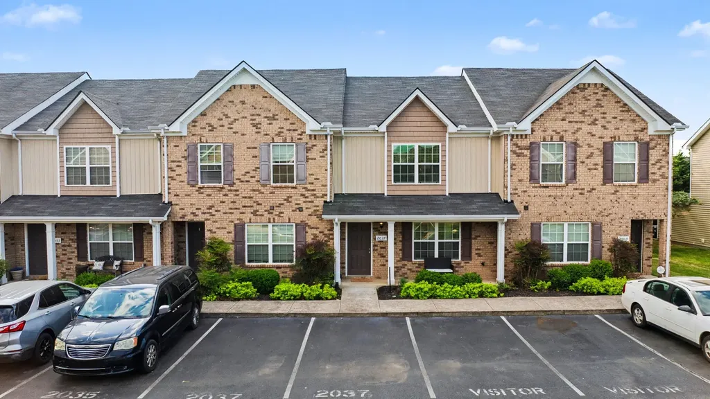2037 Debonair Lane Murfreesboro TN 37128