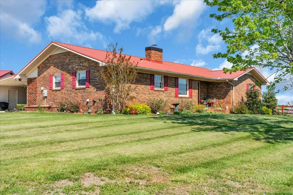1435 Hennessee Bridge Road Rock Island TN 38581