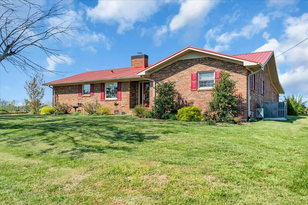 1435 Hennessee Bridge Road Rock Island TN 38581