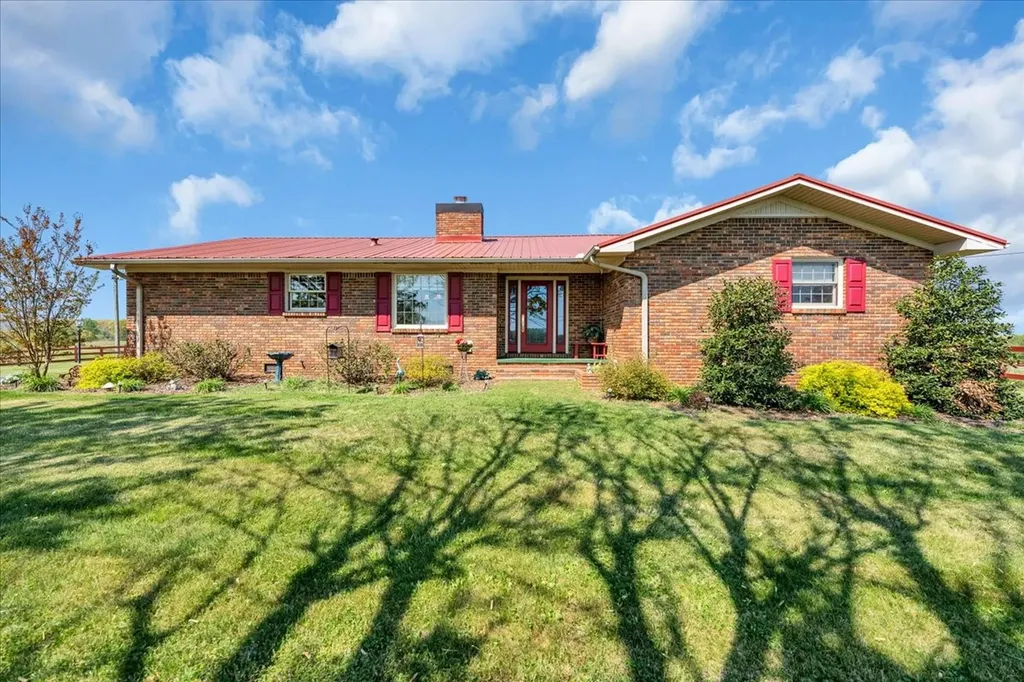 1435 Hennessee Bridge Road Rock Island TN 38581