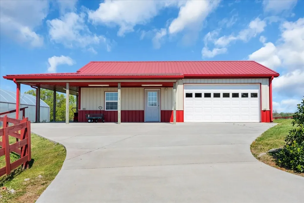 1435 Hennessee Bridge Road Rock Island TN 38581