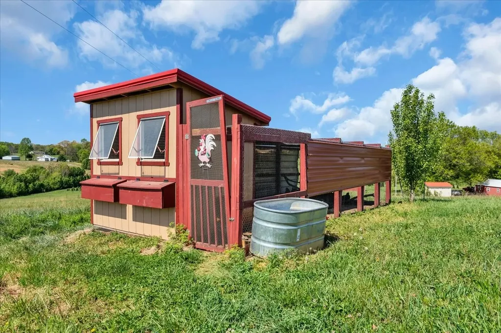 1435 Hennessee Bridge Road Rock Island TN 38581