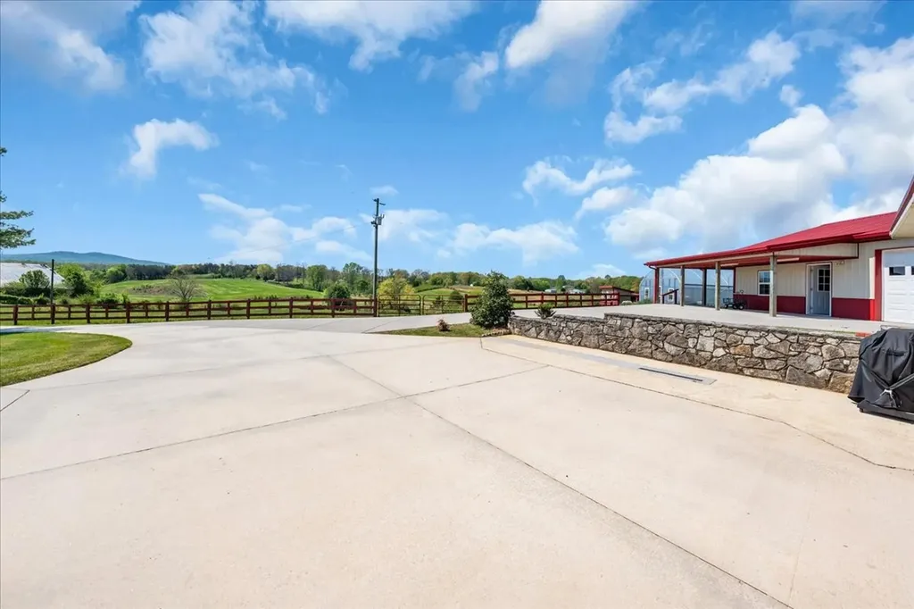 1435 Hennessee Bridge Road Rock Island TN 38581