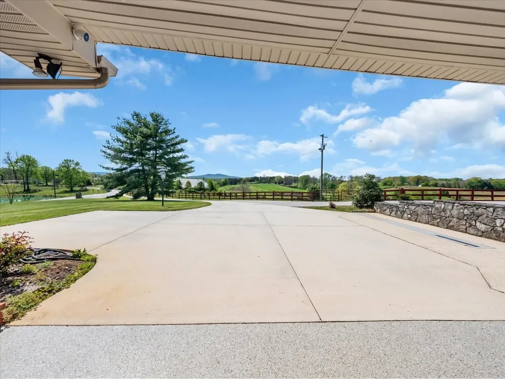 1435 Hennessee Bridge Road Rock Island TN 38581