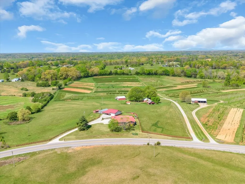 1435 Hennessee Bridge Road Rock Island TN 38581