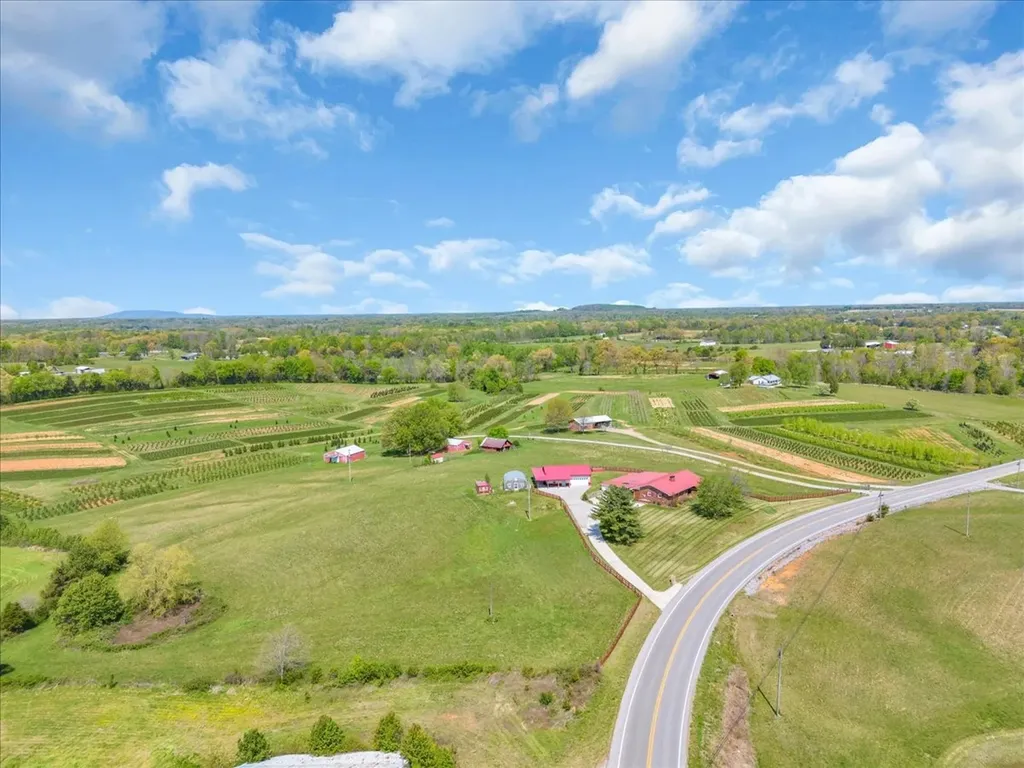 1435 Hennessee Bridge Road Rock Island TN 38581