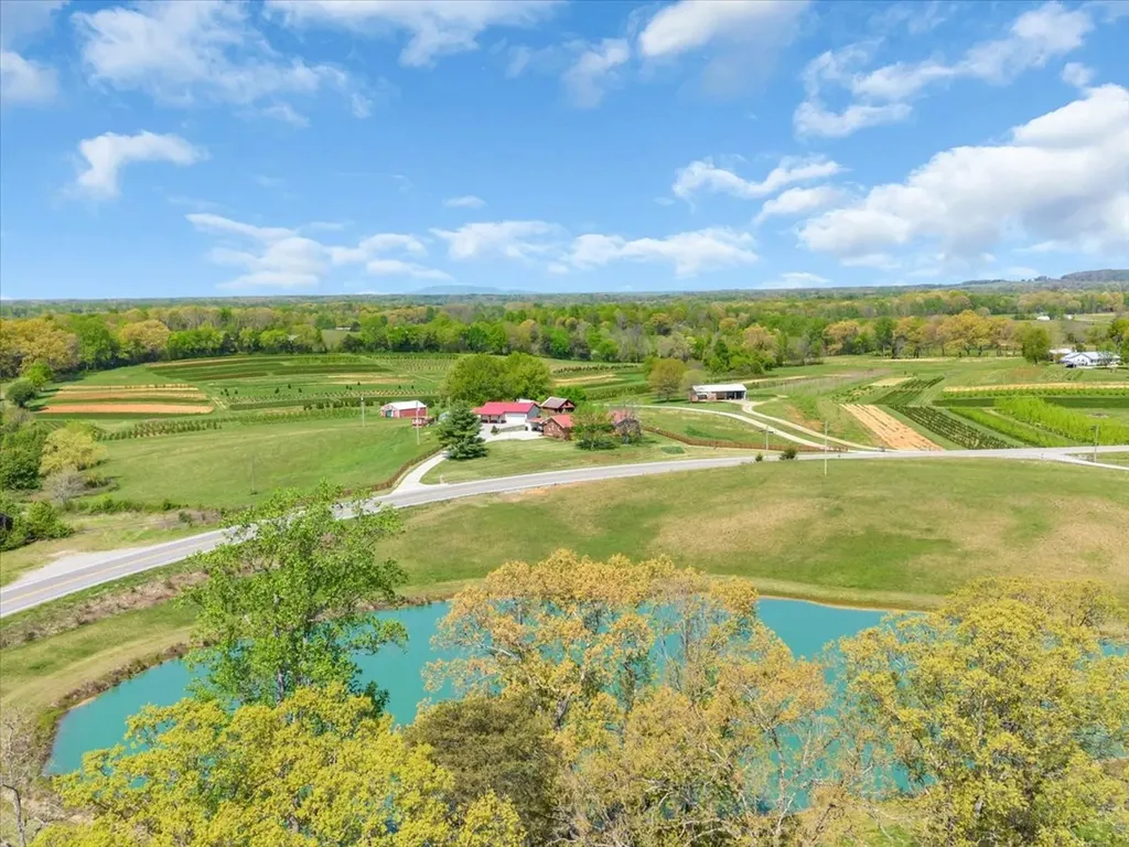 1435 Hennessee Bridge Road Rock Island TN 38581