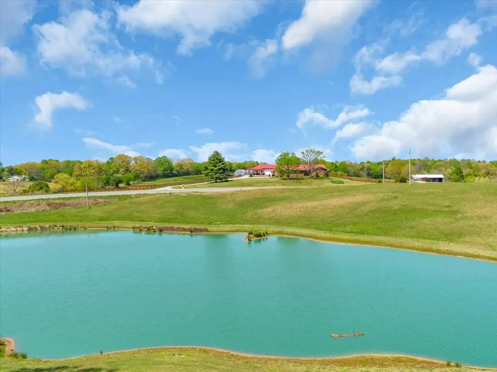 1435 Hennessee Bridge Road Rock Island TN 38581