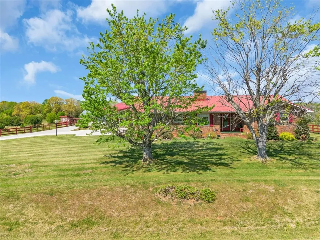 1435 Hennessee Bridge Road Rock Island TN 38581