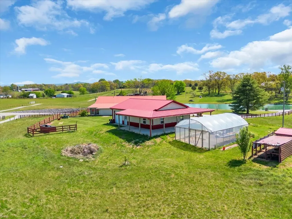 1435 Hennessee Bridge Road Rock Island TN 38581