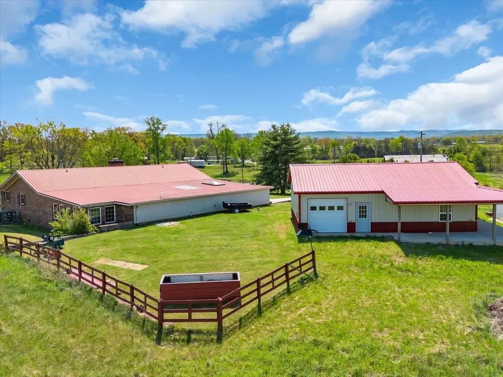 1435 Hennessee Bridge Road Rock Island TN 38581