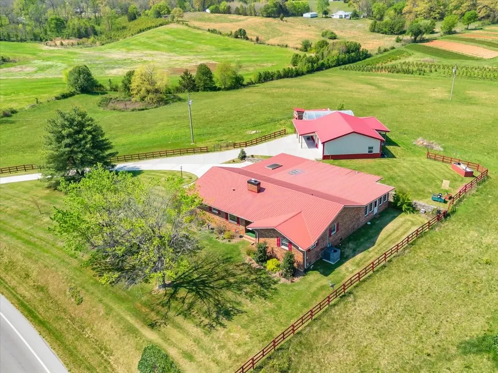 1435 Hennessee Bridge Road Rock Island TN 38581